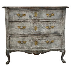 Commode rococo peinte suédoise du 18e siècle