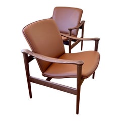 Pair of Striking Lounge Club Chairs by Fredrik Kayser New in Walnut Model 711