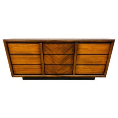 Mid-Century Modern Lane Walnut 9-Drawer Dresser