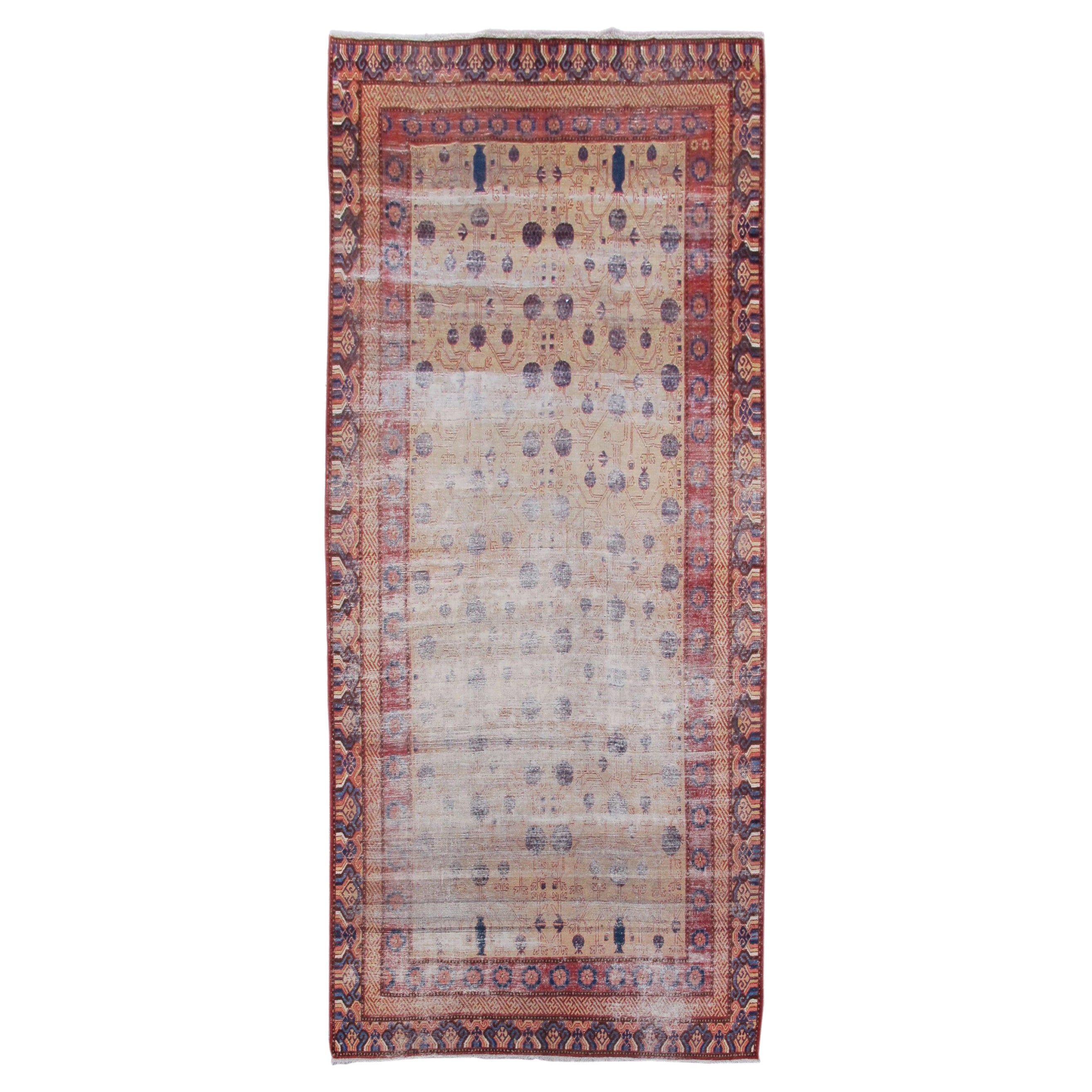Tapis ancien de Khotan, début du 19e siècle en vente