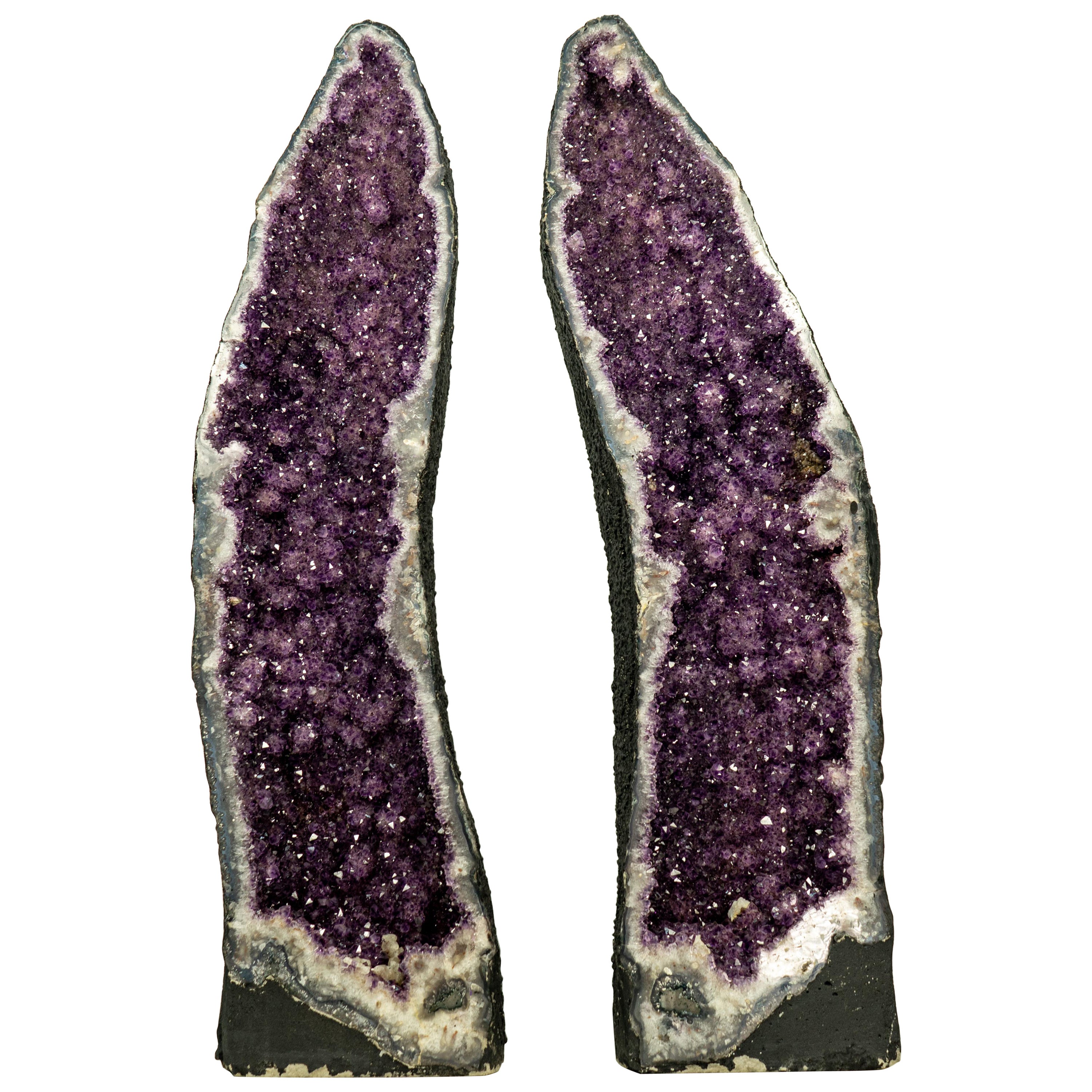 Ein Paar X-förmige Amethyst-Kathedralen-Geode mit seltenen Blumenrosetten