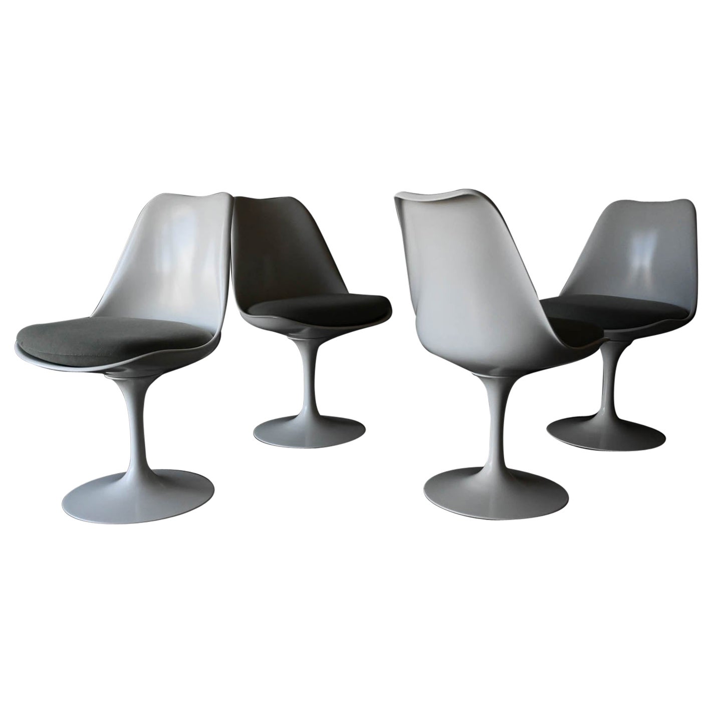 Set of 4 Eero Saarinen for Knoll, Italy Tulip Chairs, circa 2015