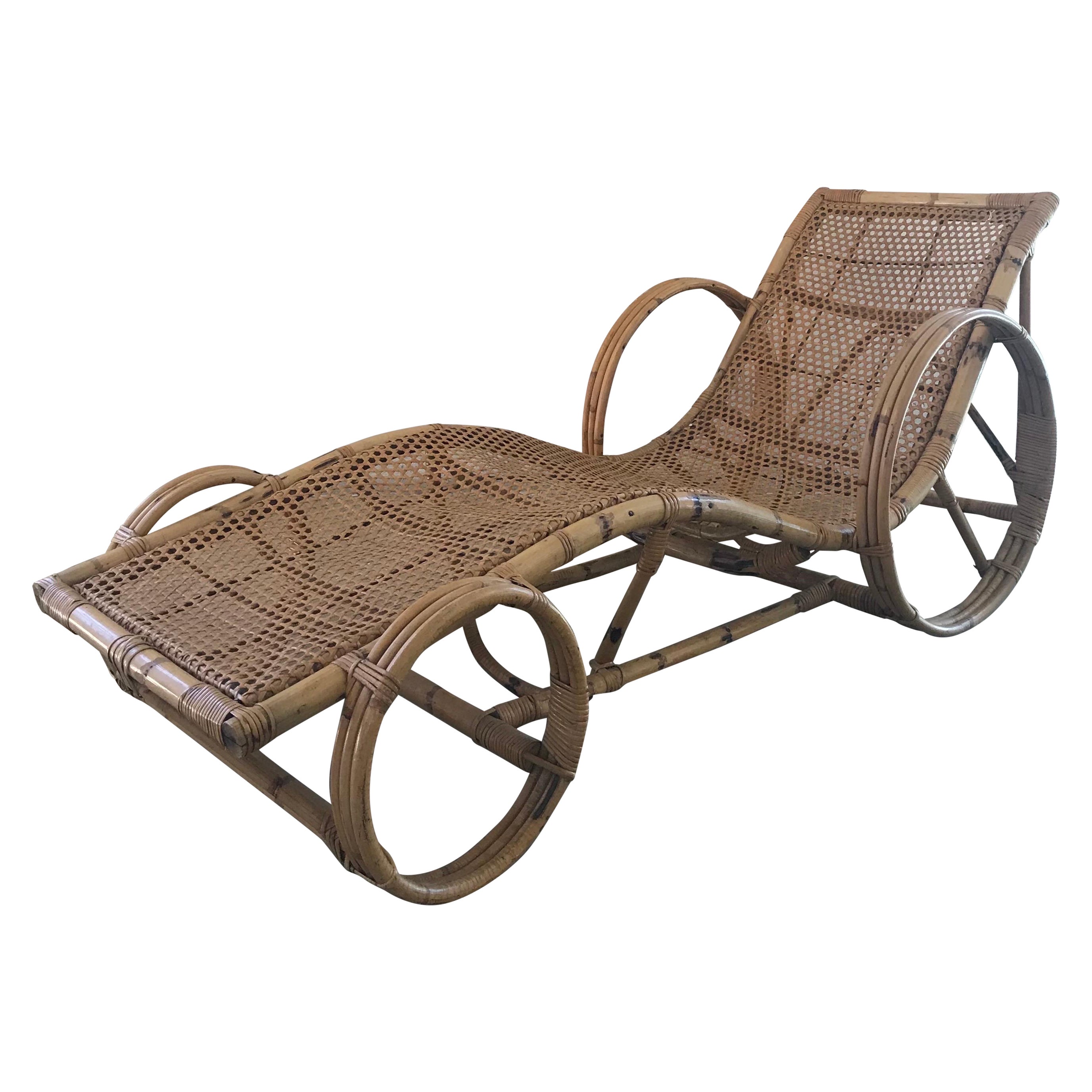 Chaise longue américaine du 20e siècle en bambou et canne en vente