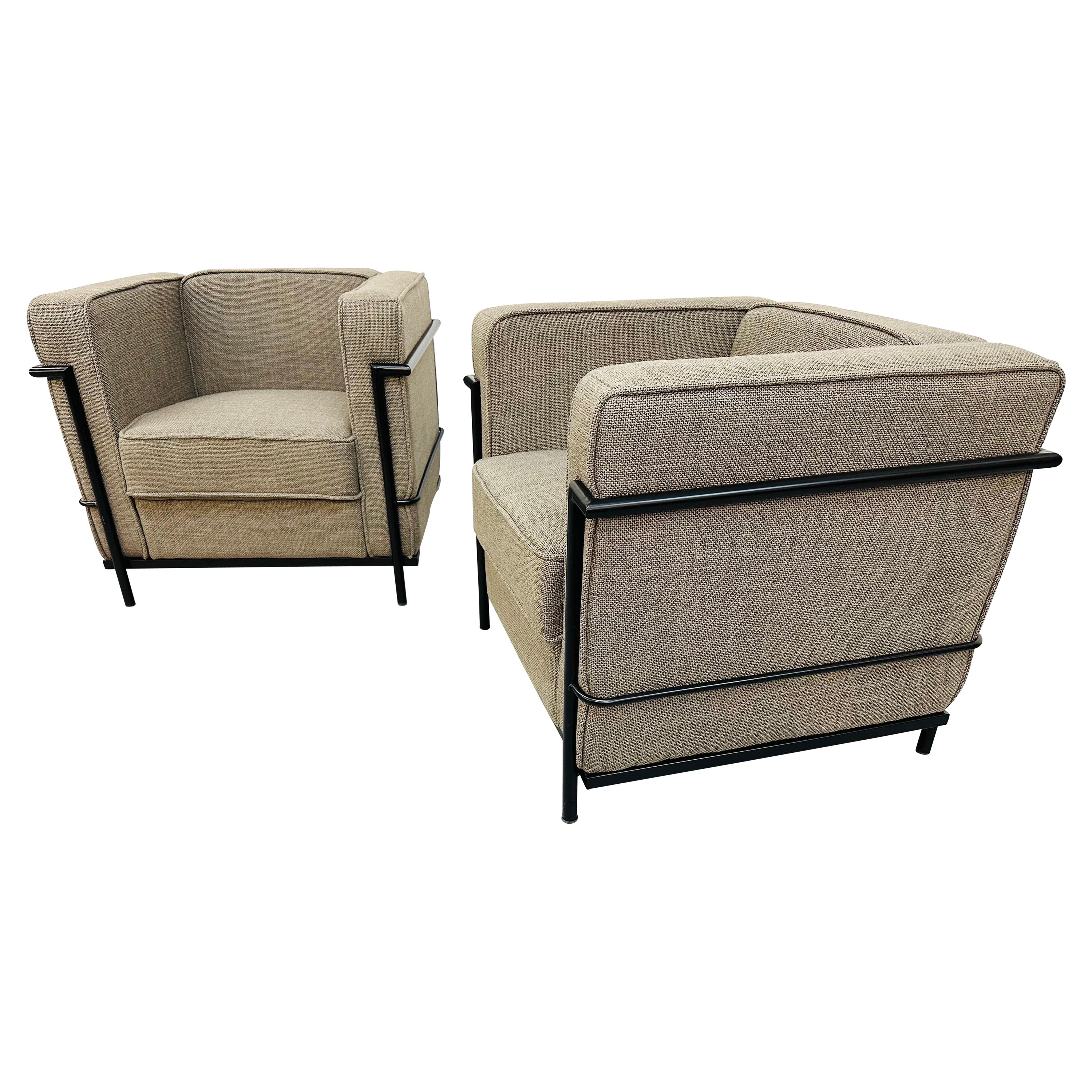 Modern Le Corbusier Style Club Chairs, Set of 2 For Sale