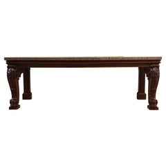 Importante console/table d'entrée géorgienne irlandaise en acajou sculpté avec plateau en granit