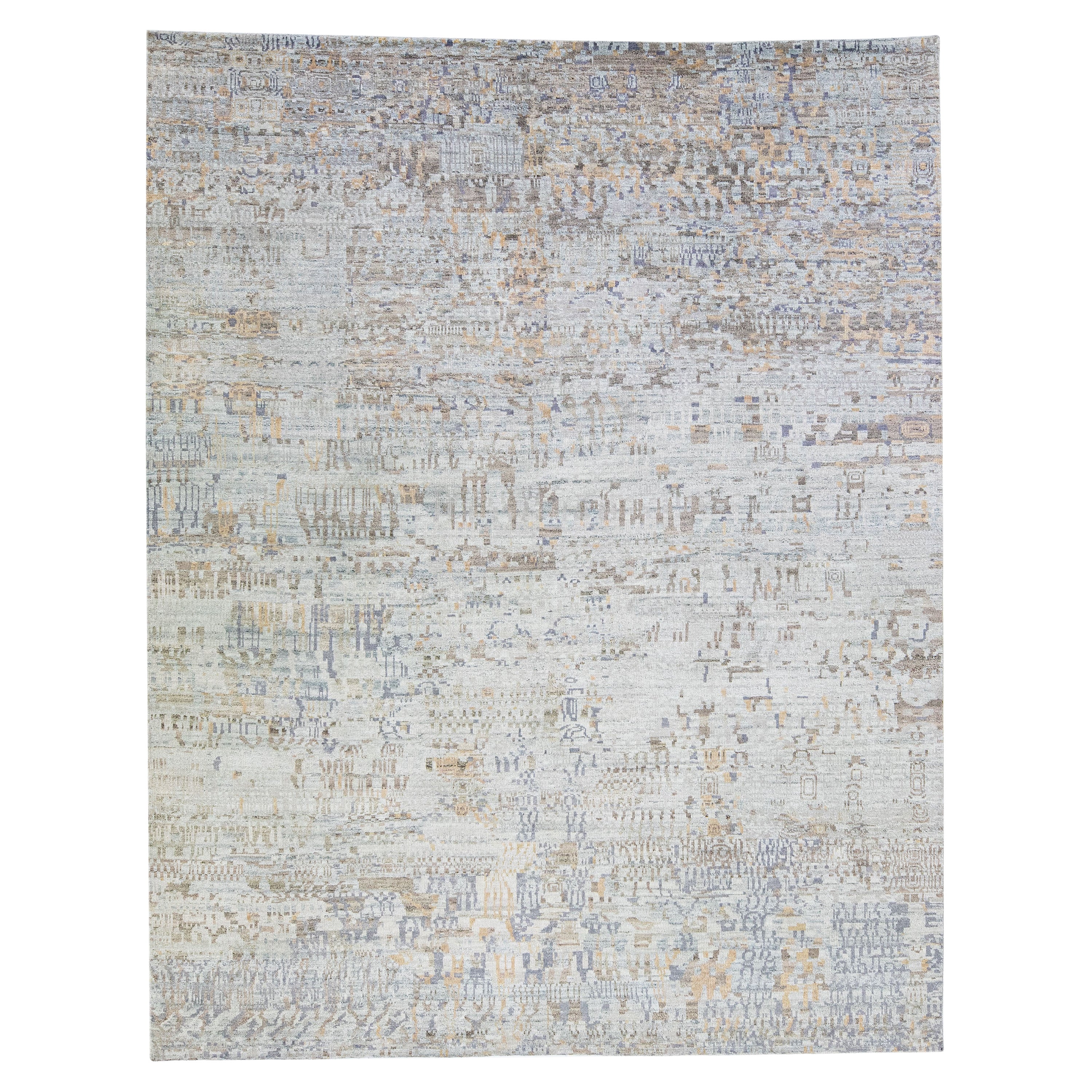 Abstrakter handgefertigter moderner Teppich aus Wolle und Seide in Grau im Angebot