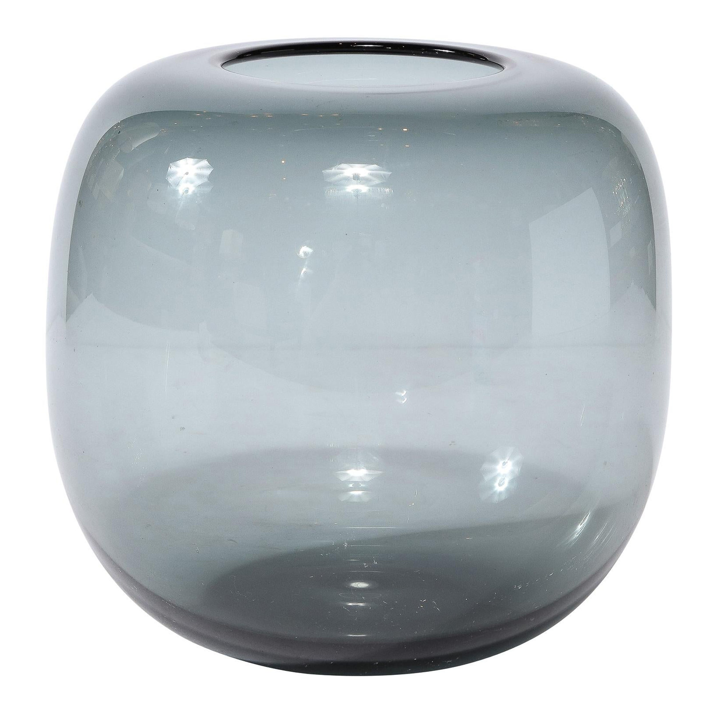 Skandinavische Mid-Century Modern-Vase aus durchscheinendem Rauchglas von Holmegaard im Angebot