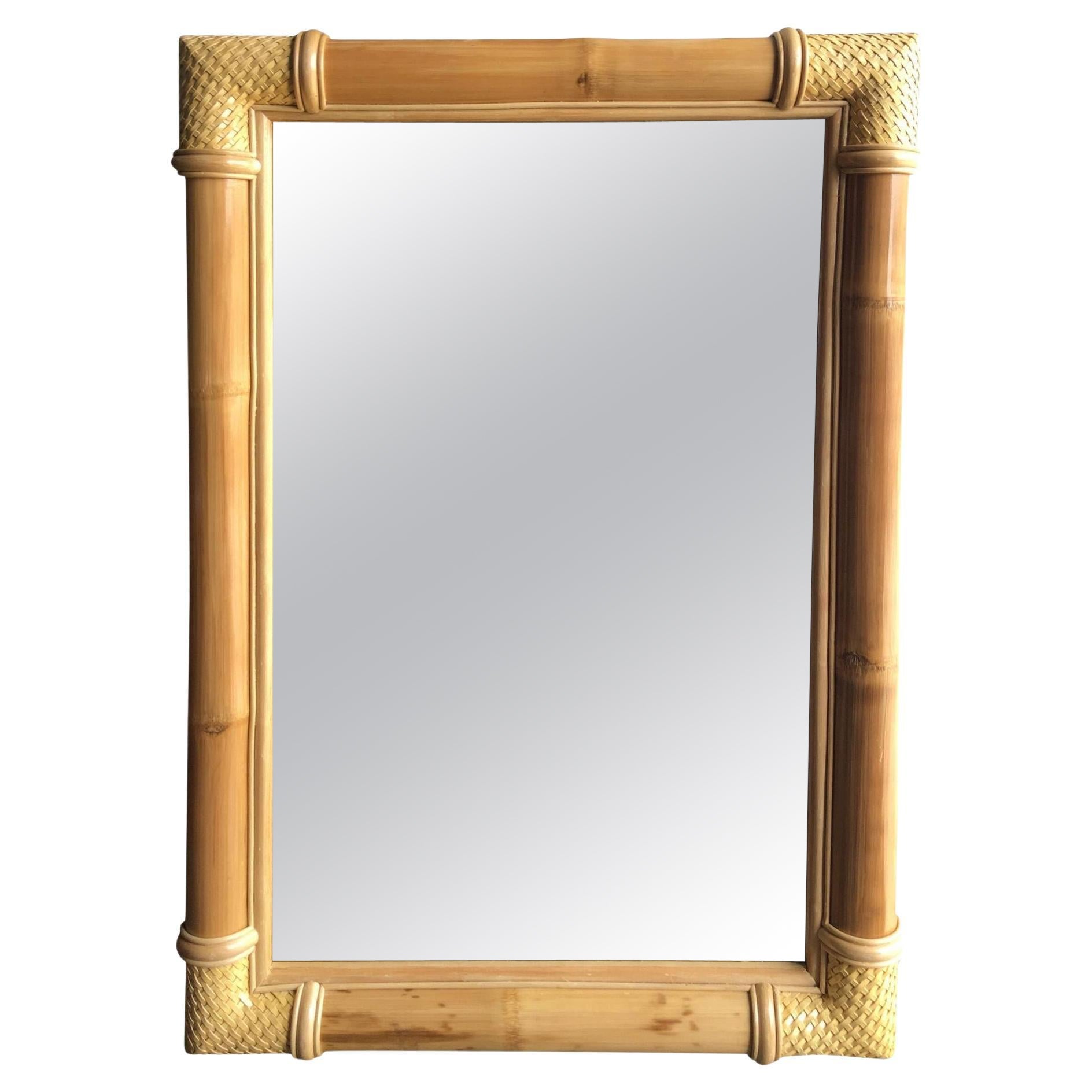 Très grand miroir en rotin à un seul brin restauré et enveloppé de fantaisie