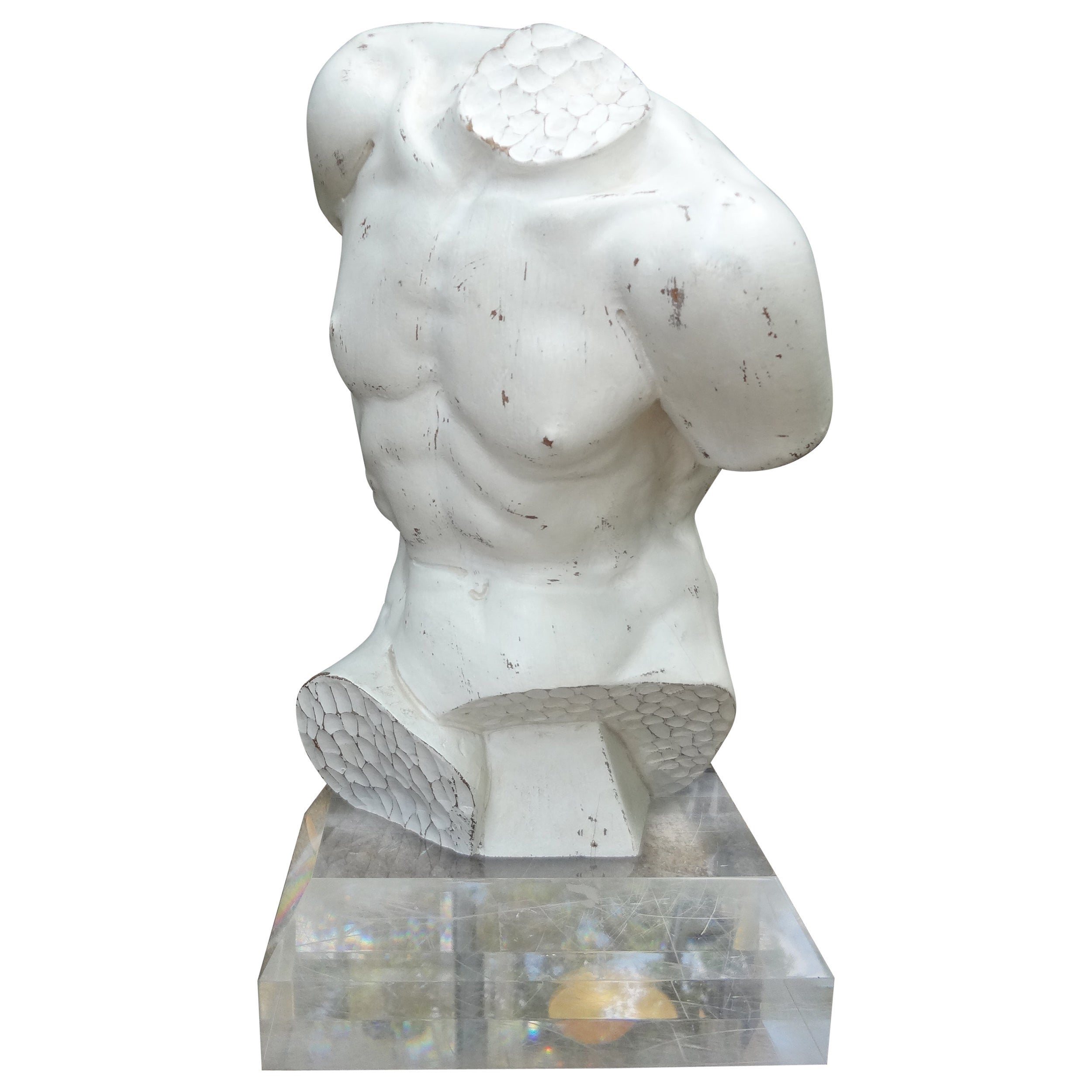 Sculpture italienne vintage de torse masculin en bois sculpté sur socle en acrylique en vente