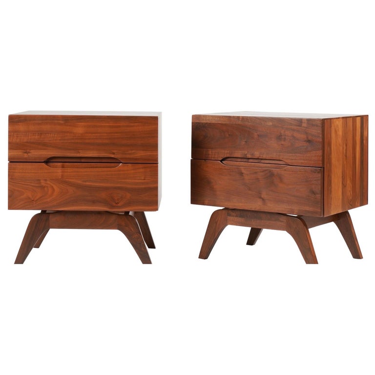 Pair of Vintage Walnut Nightstands For Sale at 1stDibs