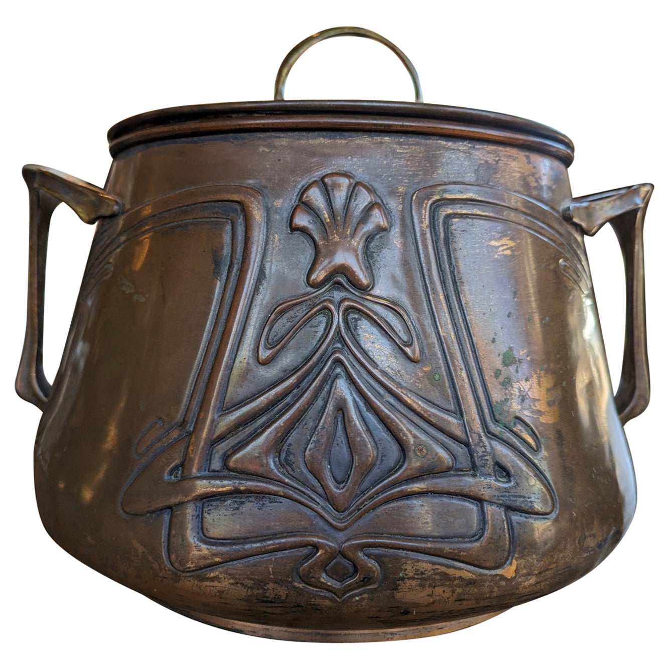 Ancien bol à couvercle en cuivre Art Nouveau avec couvercle grand format Jugendstil en vente
