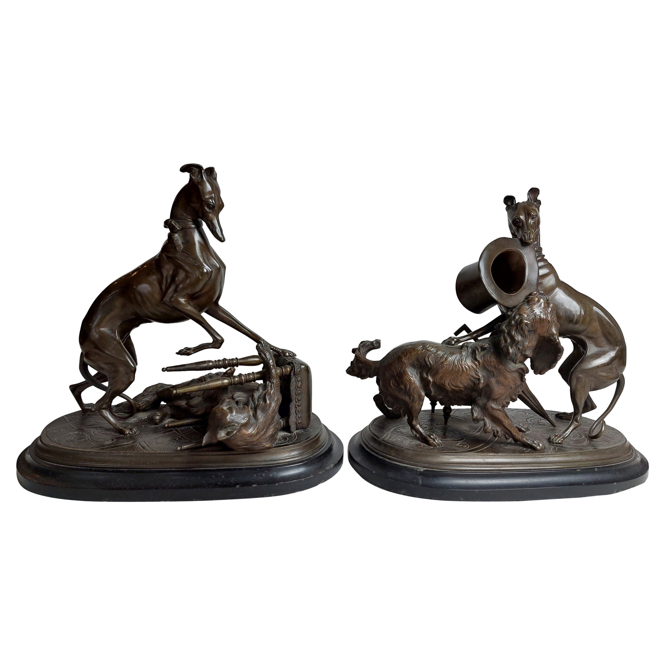 Ein Paar bronzene Hundeskulpturen aus dem 19. Jahrhundert "Playful Pets" von Leblanc Freres im Angebot