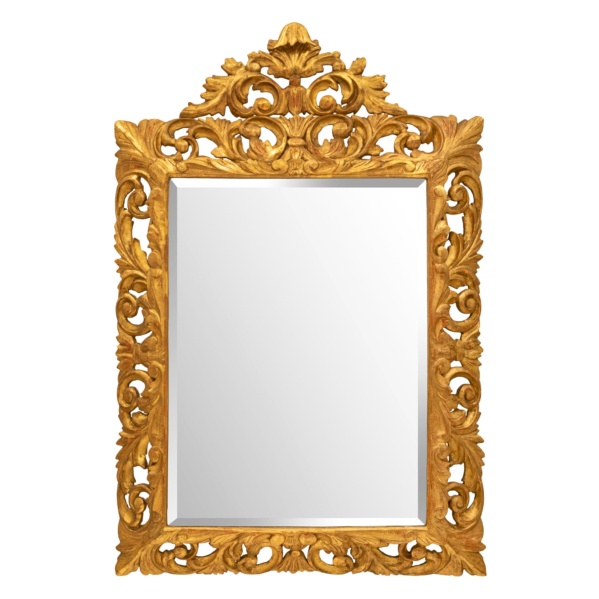 Miroir baroque italien du 19ème siècle en bois doré en vente