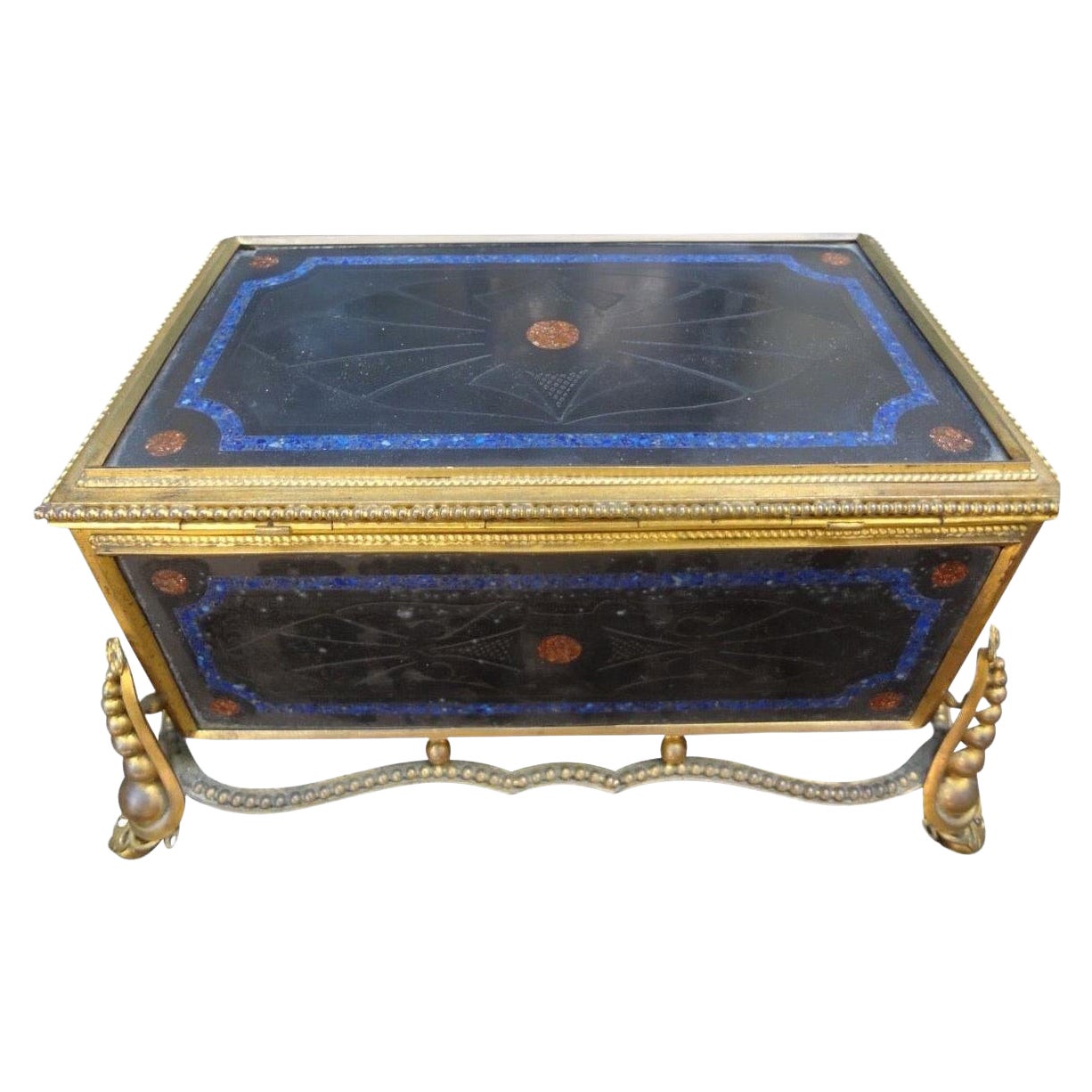 Caja francesa de bronce del siglo XIX con piedras semipreciosas