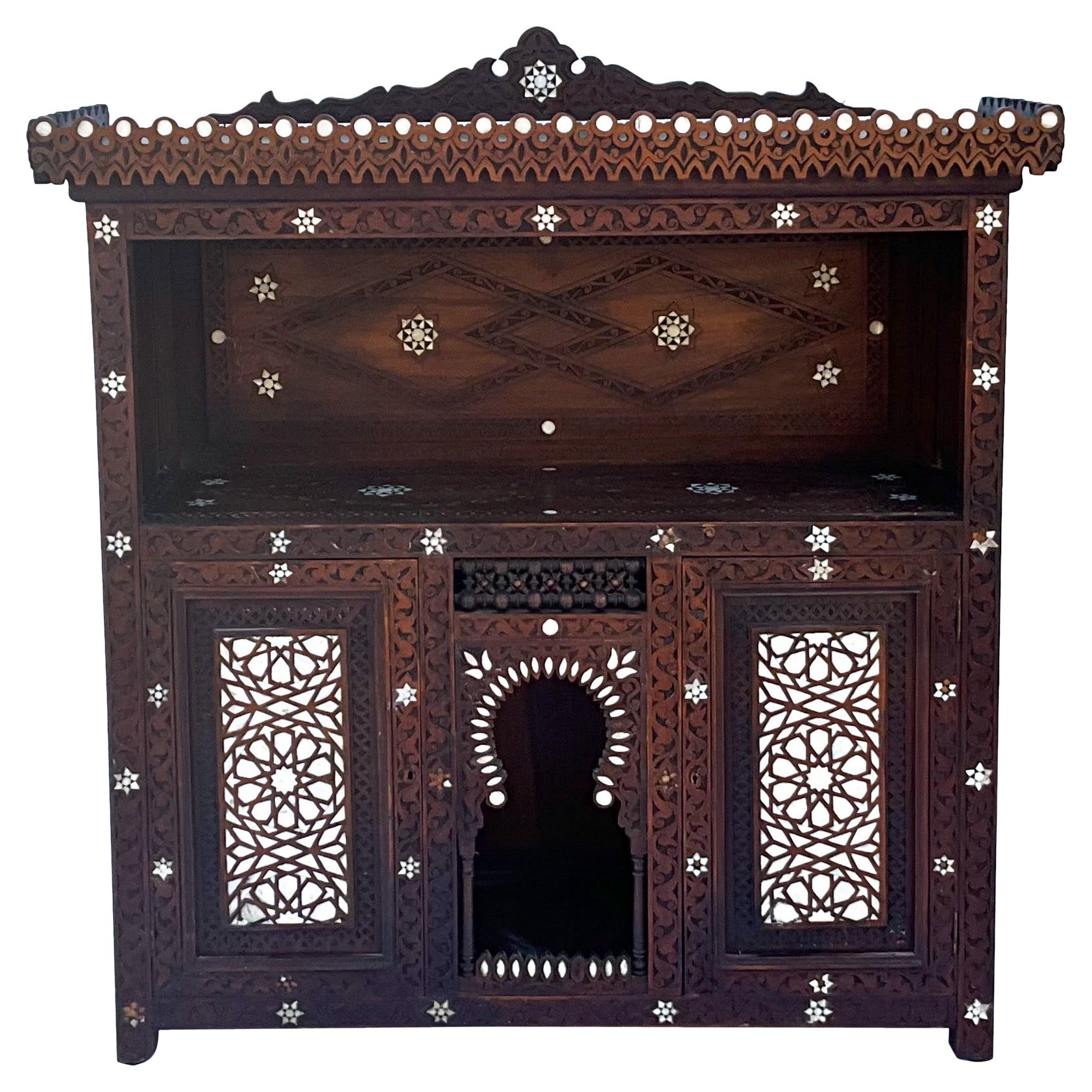 Ancienne armoire anglo-indienne en nacre incrustée pour table murale ou table