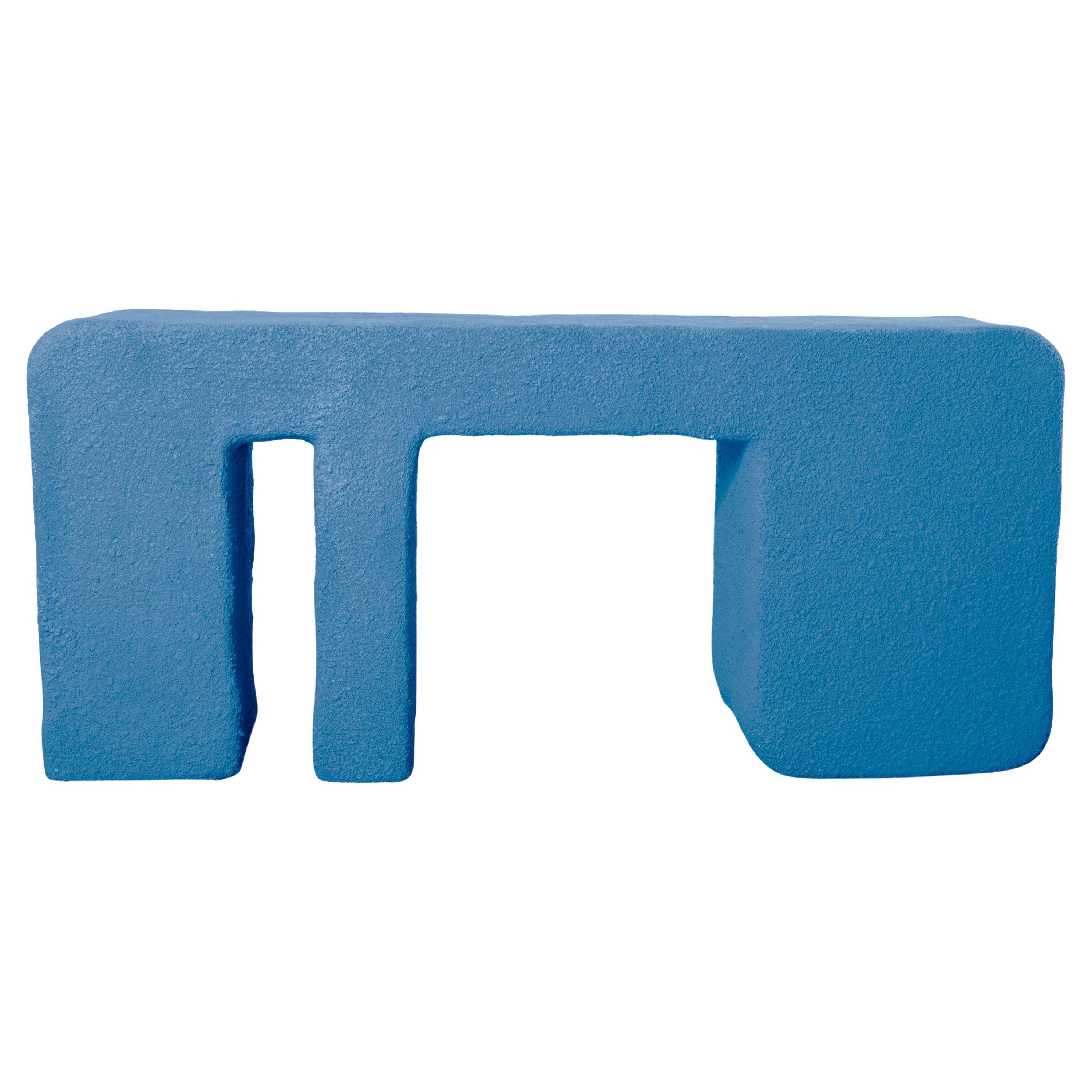 Skulpturaler Kaa Buffet Tisch - Verspielter blauer Beton von Mary-Lynn & Carlo