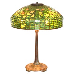 Zitronenblatt-Tischlampe mit wirbelnden Blättern, Tiffany Studios