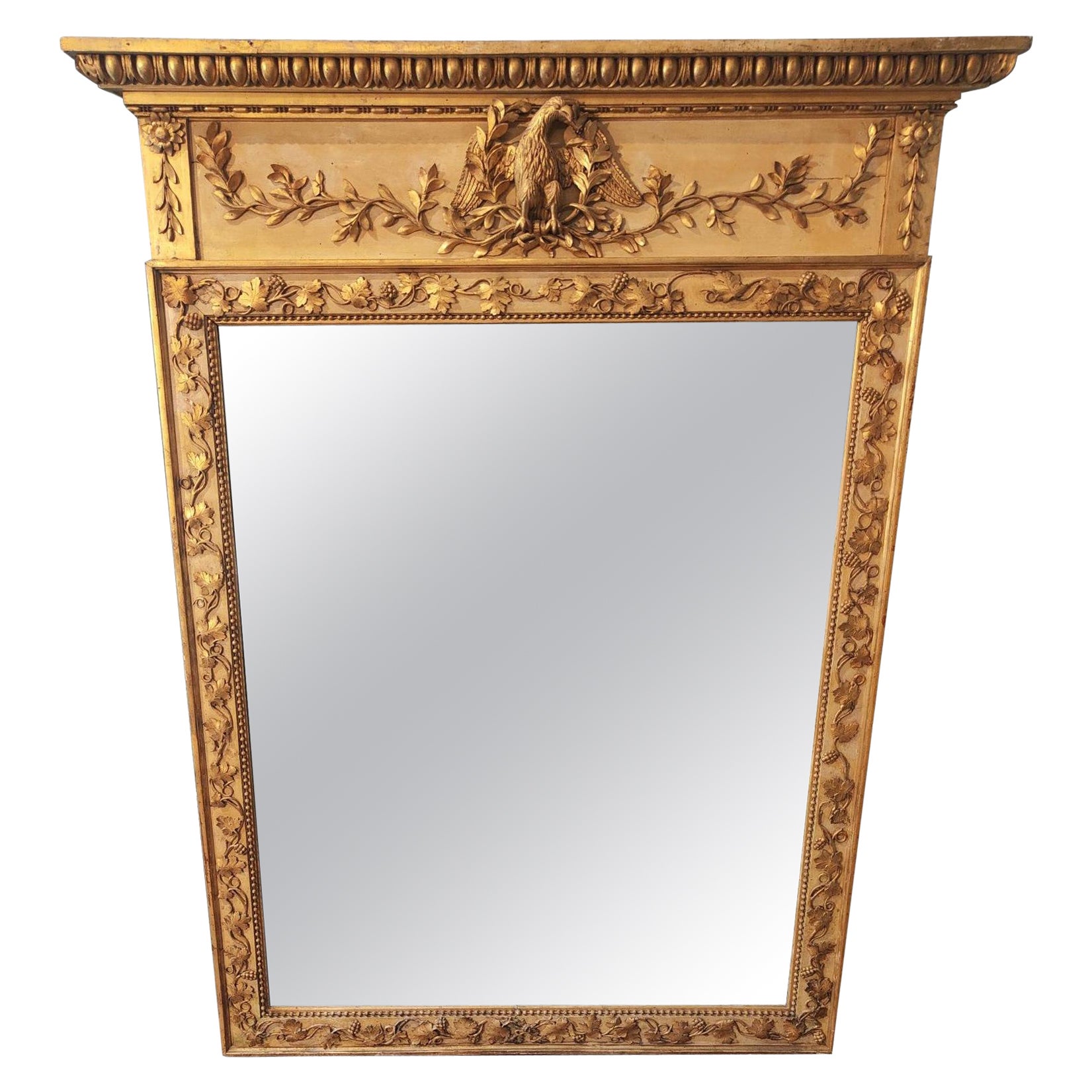Important et grand miroir néoclassique. en vente