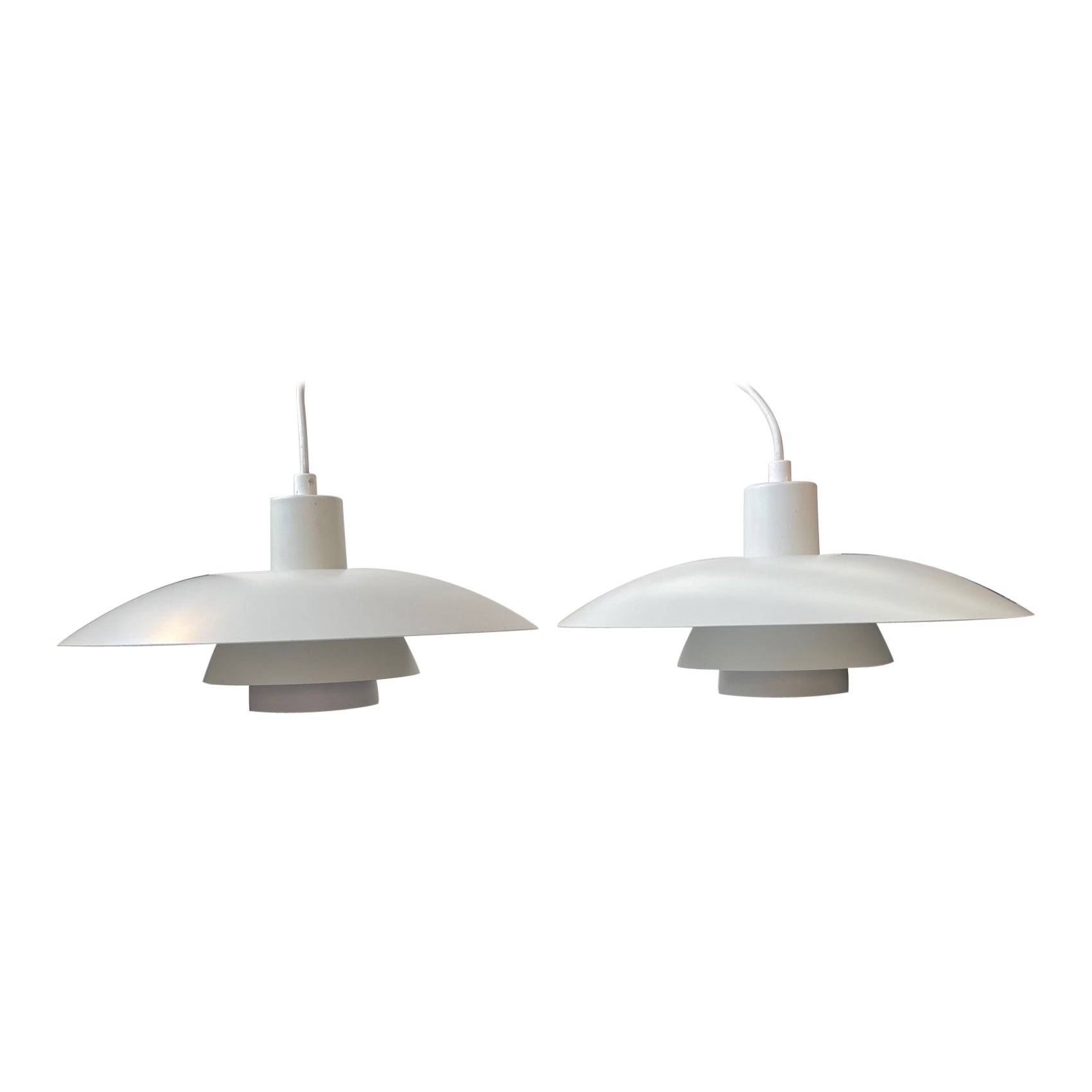 Paire de lampes à suspension vintage blanches PH4 / 3 par Poul Henningsen pour Louis Poulsen en vente