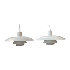 Pair of Vintage White PH4 / 3 Pendant Lamps by Poul Henningsen for Louis Poulsen