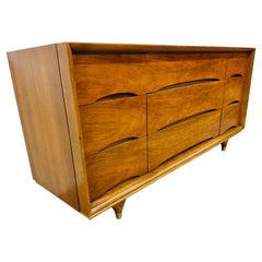 Mid-Century Modern Kent Coffey “the Elegante” Walnut 9-Drawer Dresser