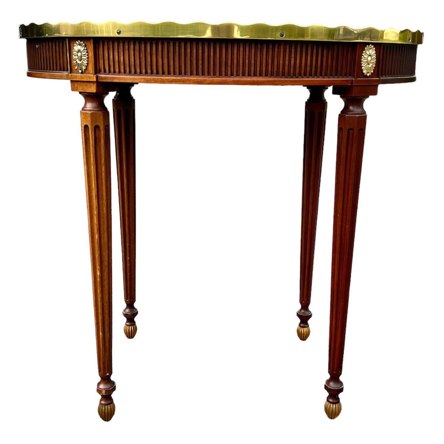Vintage Mahogany Oval Side Table W/ Shaped Brass Gallery Made by Baker Furniture For Sale