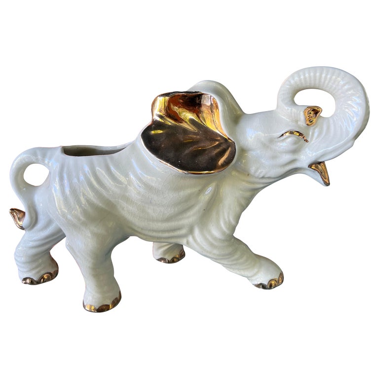 MidCentury Hollywood Regency elephant planter For Sale at 1stDibs