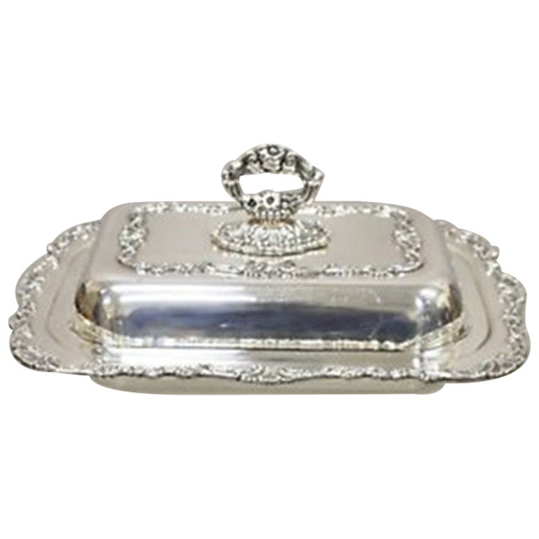 Vintage Community Ascot Silver Plated Victorian Style Lidded Serving Platter For Sale