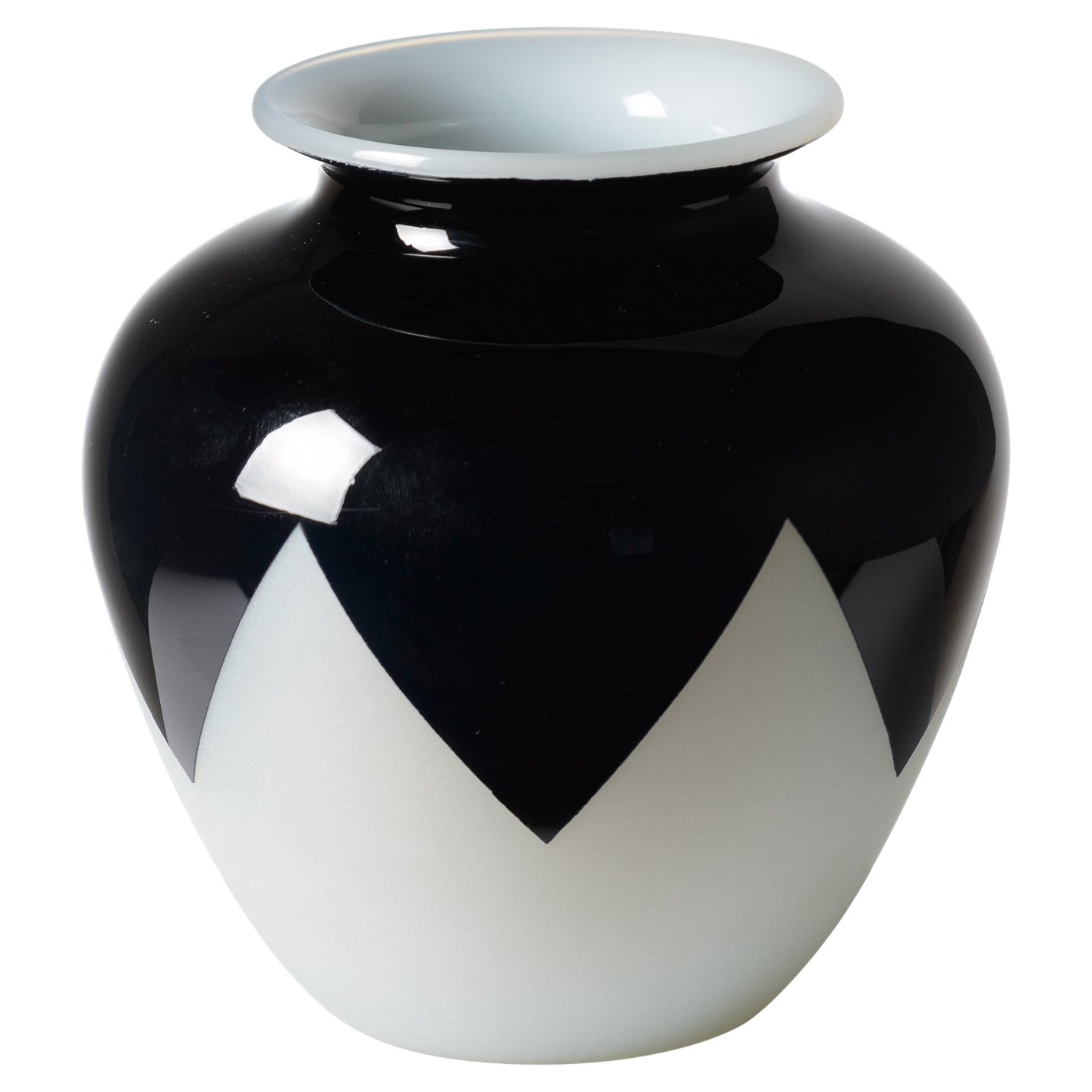 Steuben Art Deco Mirror Black Vase, circa 1933 Walter Teague Design For Sale