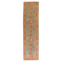 Tapis de couloir Oushak coloré ancien de la collection Zabihi