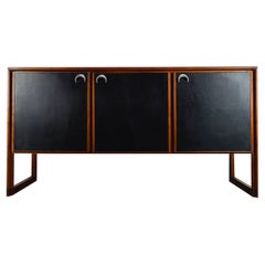 Mid-Century Modern Sideboard/Anrichte aus Nussbaumholz mit Lederfronten von Jens Risom