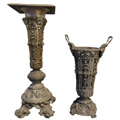 Set aus Säulenvasenhalter und Vasen-Schirmhalter, geschnitzt und vergoldet, '900
