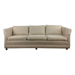 Mid Century Modern 3-Sitzer Sofa auf Messingrollen