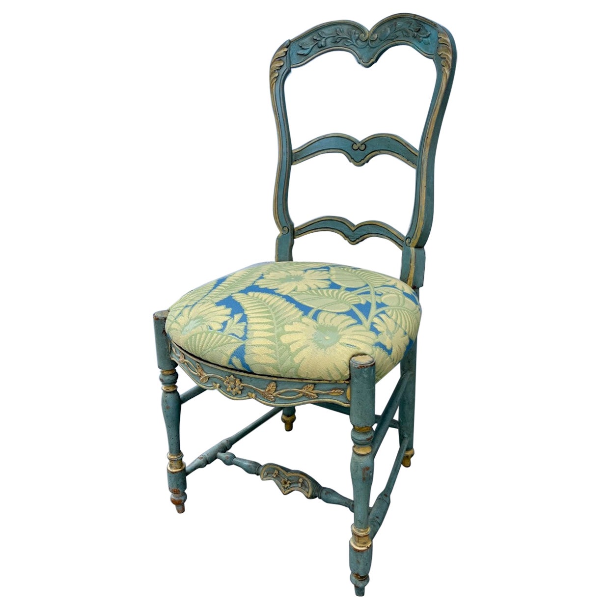 Sechs französische bemalte Esszimmerstühle mit Leiterrückenlehne im Landhausstil, frühes 19. Jahrhundert