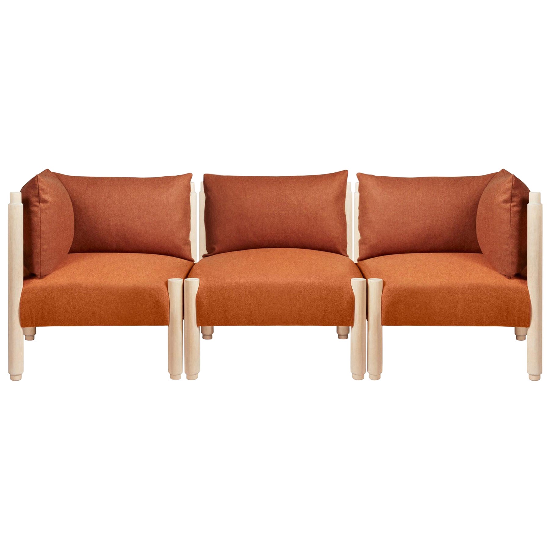 Canapé Stand by Me naturel et orange avec coussins par Storängen Design en vente
