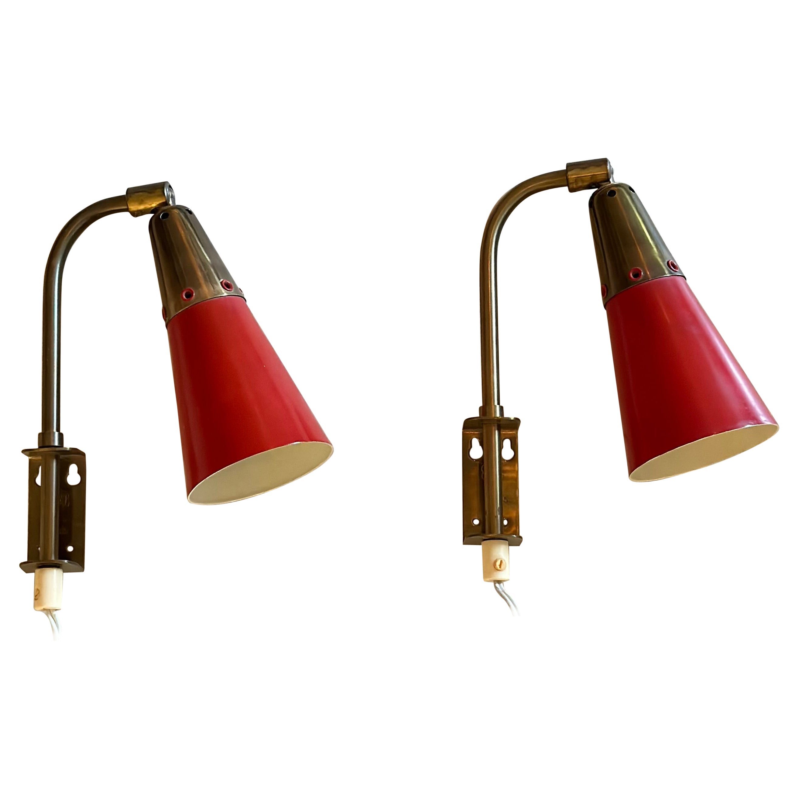 Swedish Modern Pair of Red Lacquer and Brass Wall Lights by Upsala Armaturfabrik For Sale