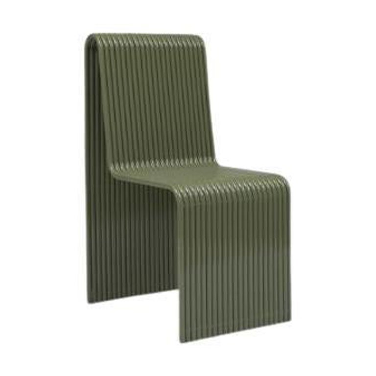 Chaise à ruban vert, par Laun en vente