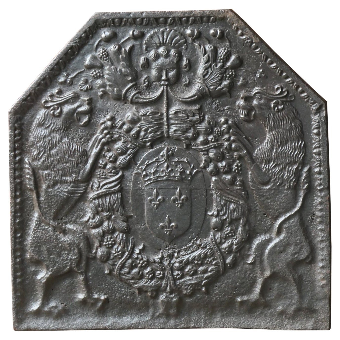 Französische Louis XIII.-Periode „Arms of France“ Kaminsims / Rückwand, 17. Jahrhundert
