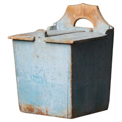Antigua caja sueca de harina de pino de arte popular hecha a mano