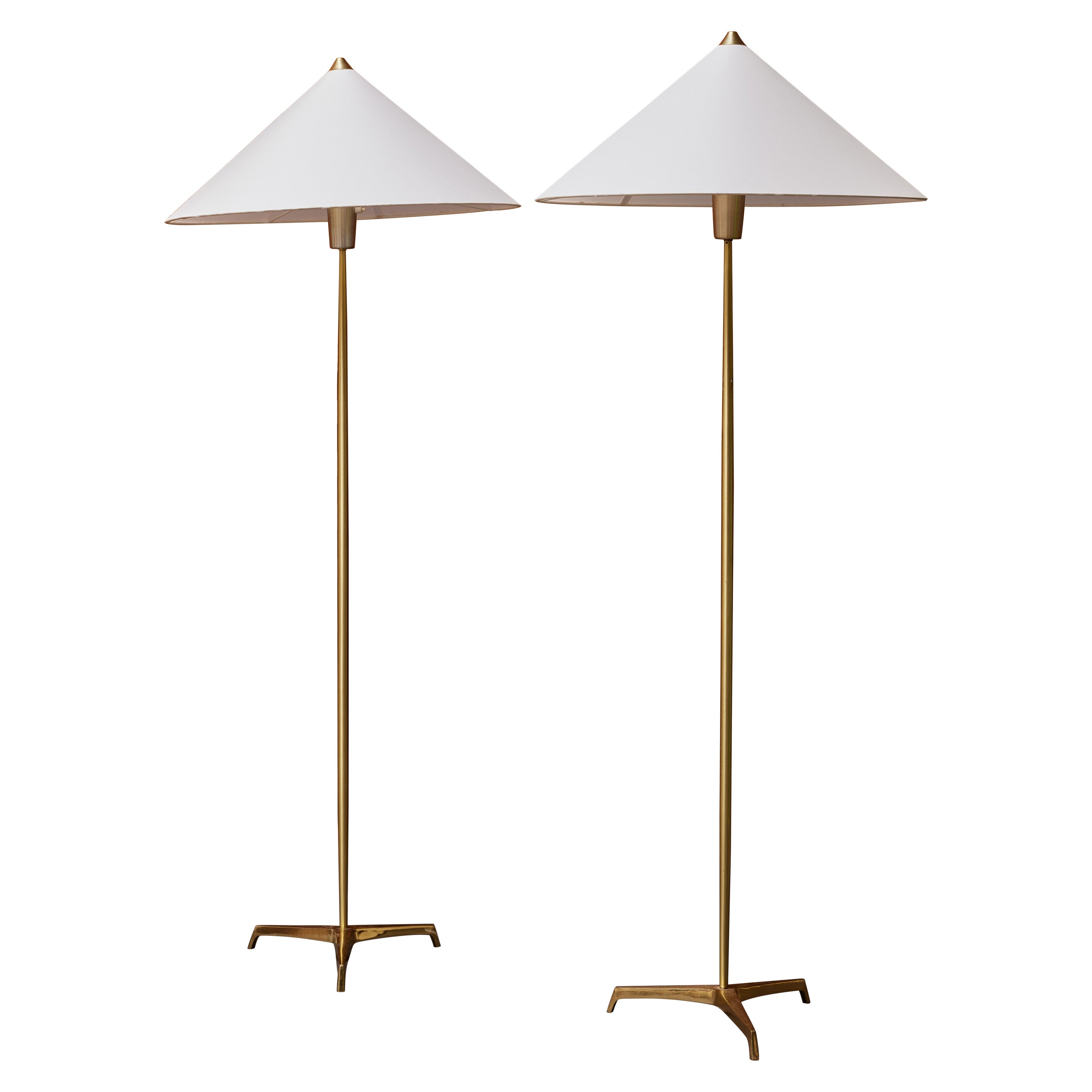 Paire de lampadaires scandinaves avec abat-jour en forme de cône