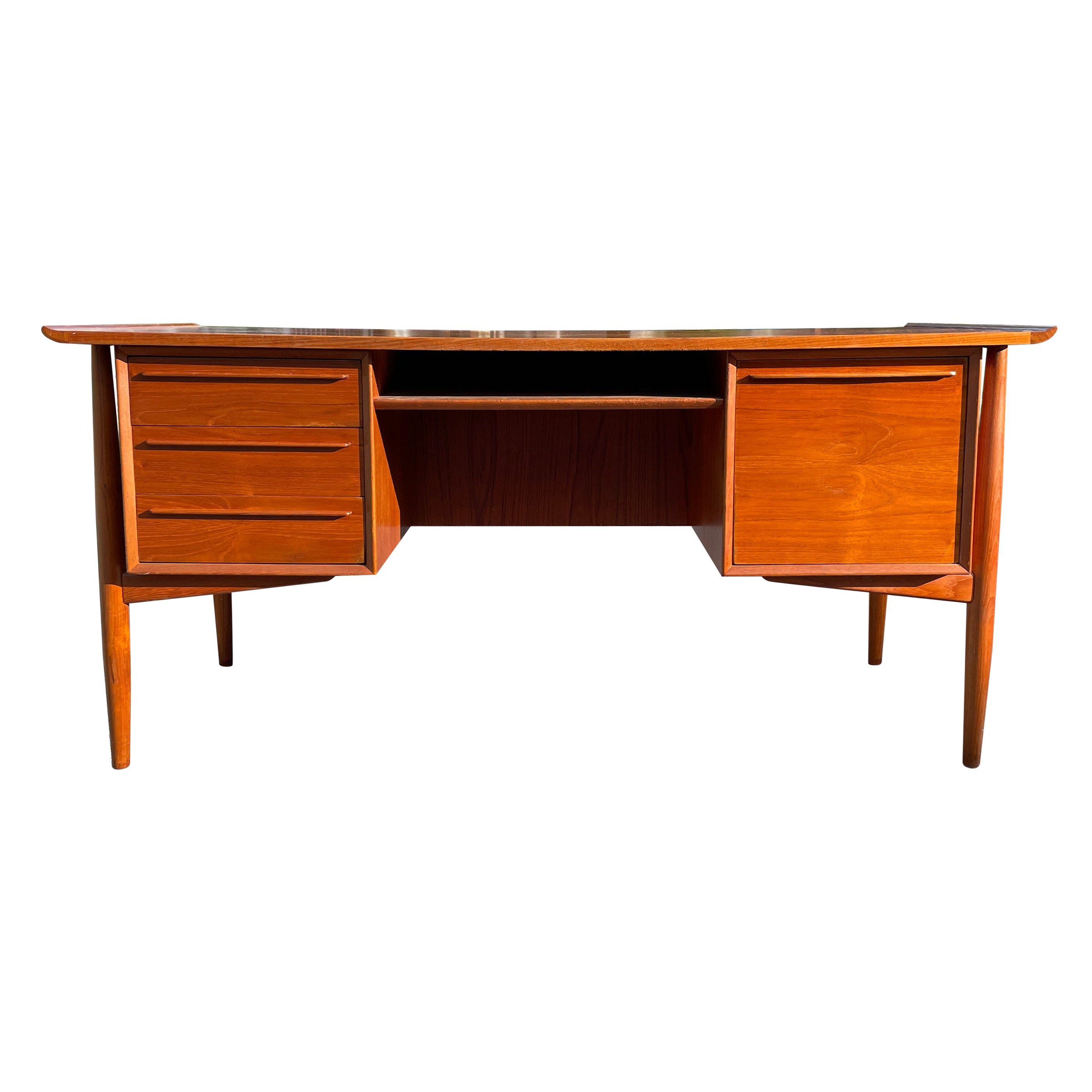 1960s Teak Wood Executive Desk by Arne Vodder for H.P. Hansen For Sale