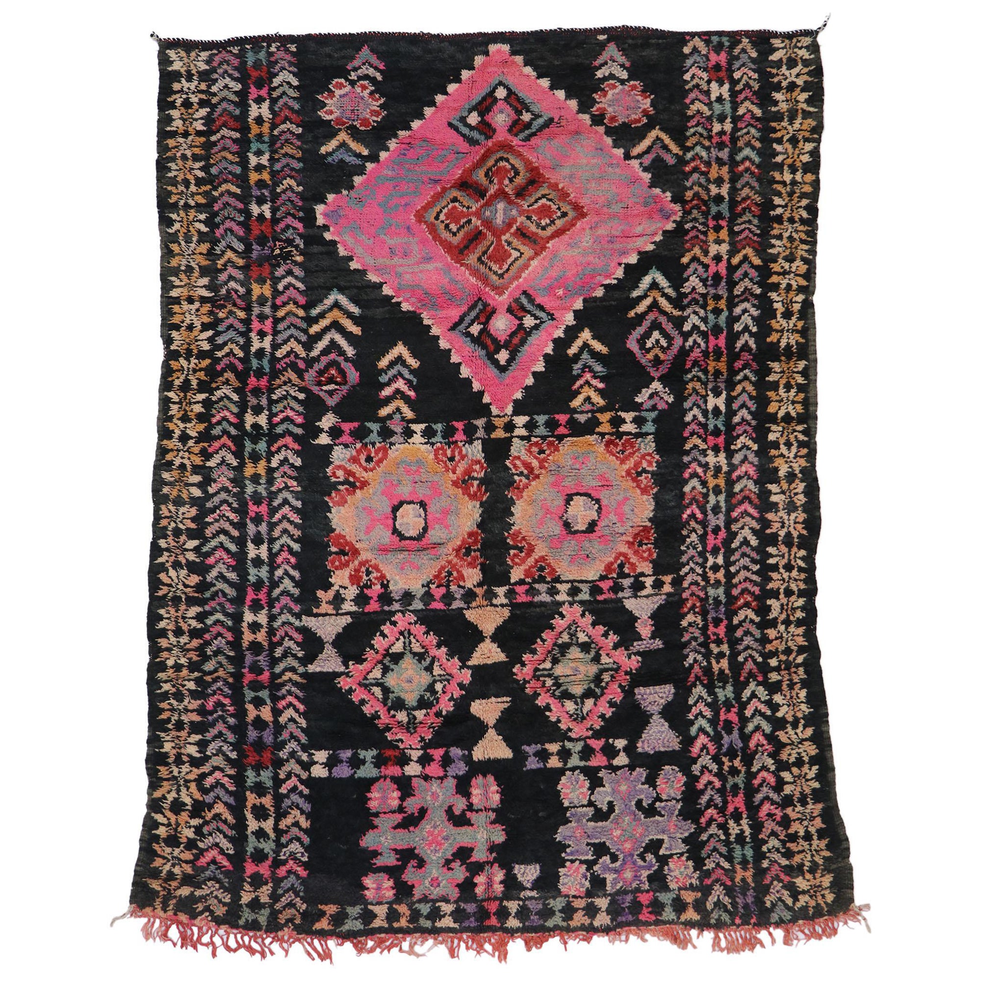 Tapis marocain vintage des tribus berbères du Maroc en vente