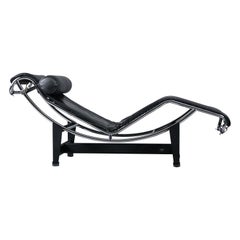 Vintage LC4 Chaise Lounge in Balck Leather by Le Corbusier & Pierre Jeanneret