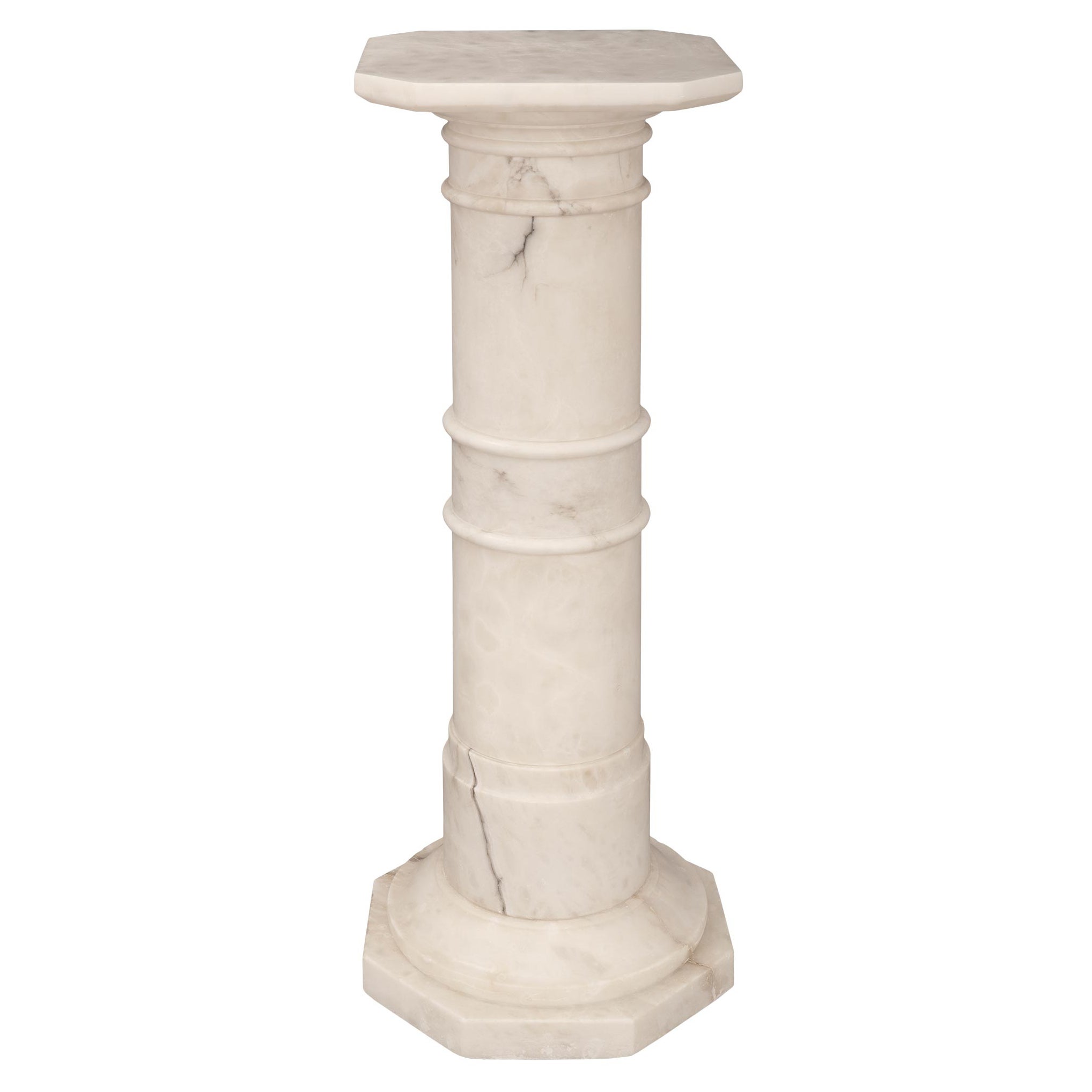 colonne à piédestal en albâtre italien du 19ème siècle en vente