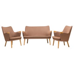 Hans J. Wegner für Carl Hansen & Sohn CH72 Beigefarbenes Sofa und 2er-Set CH71 Sessel