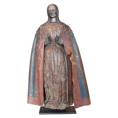 Sculpture espagnole en bois sculpté polychromé du 17ème siècle d'une Vierge Marie 