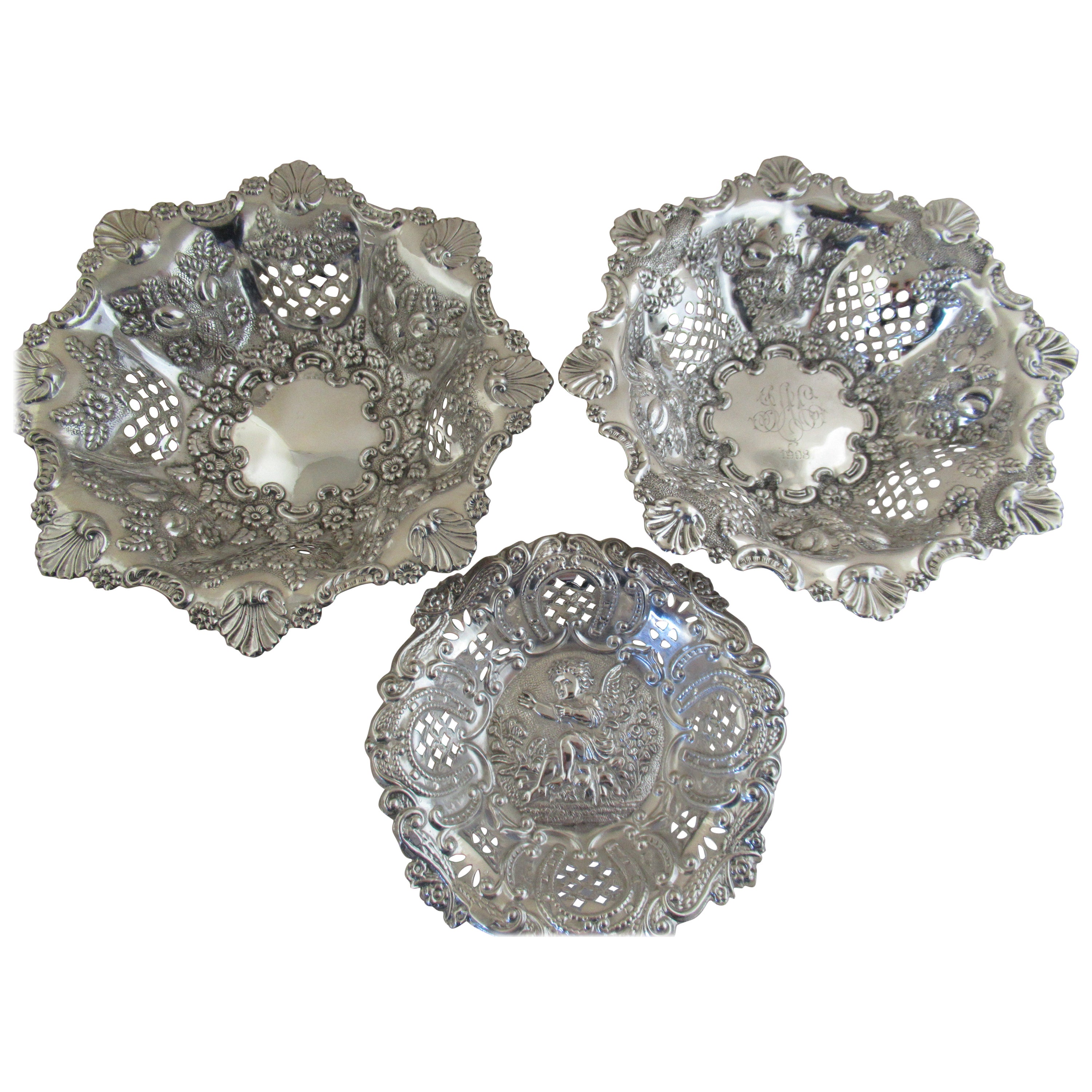 Sterling Silver, Set of 3 Sweetmeat Dishes, Hallmarked, Birmingham, 1898 For Sale