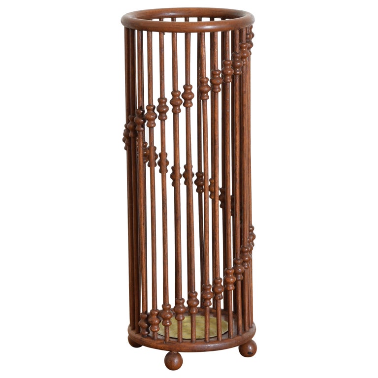 Early 20th Century Wooden and Brass Spindle Umbrella Stand For Sale at