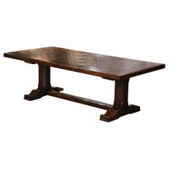 Tavolo a cavalletto da monastero francese di metà secolo con piano in parquet intagliato, in noce e oak