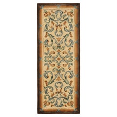 Tapis de couloir vintage de style Savonnerie beige avec motifs bleus